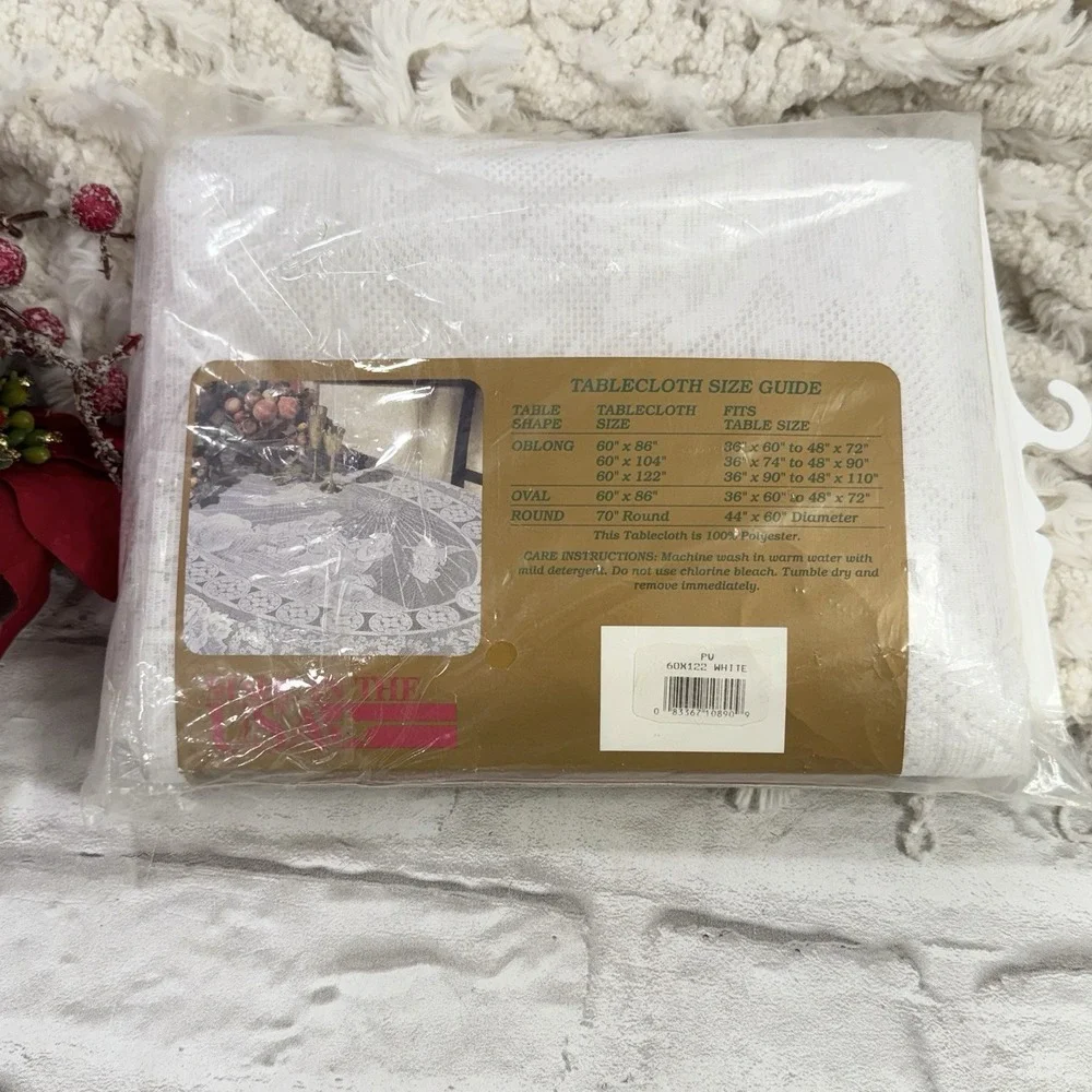 Vtg Christmas Holy Nativity White Lace Tablecloth 60 X 122 Elegant Holiday Décor